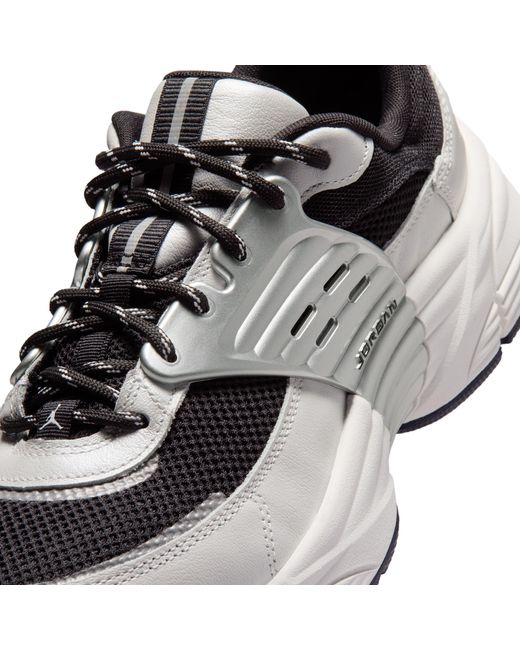 Nike Brown Trunner O/S Shoes for men