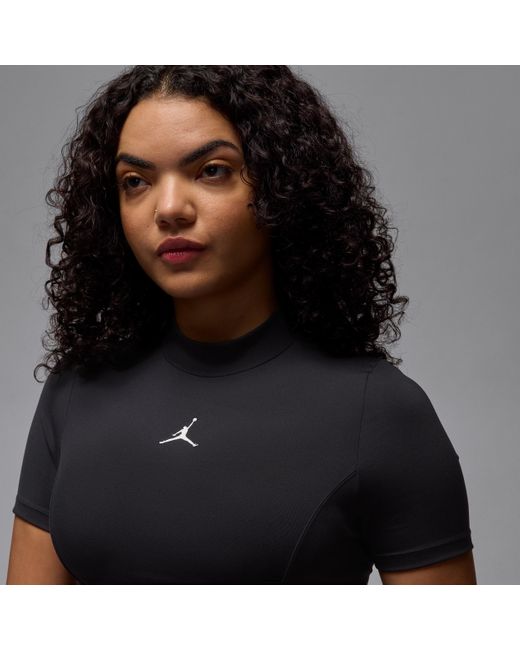 Nike Korte Knit Damestop Met Korte Mouwen in het Black