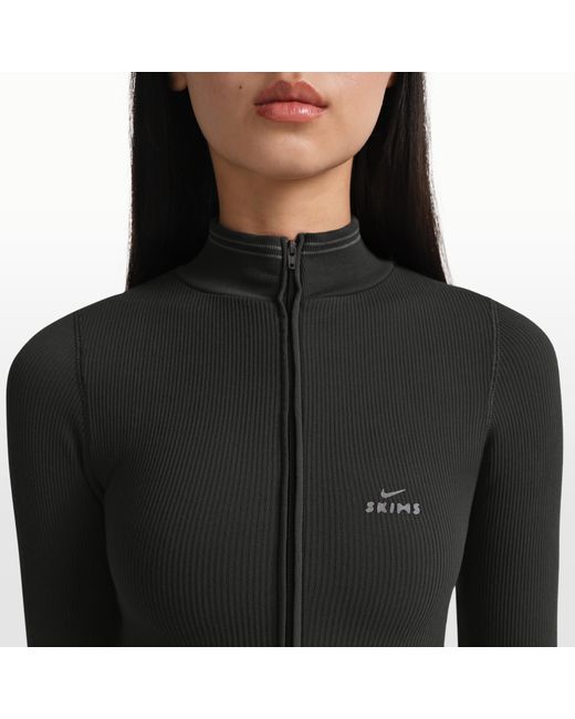 Nike Skims Ribbed Seamless Cropped Full-Zip Jacket in Black | Lyst
