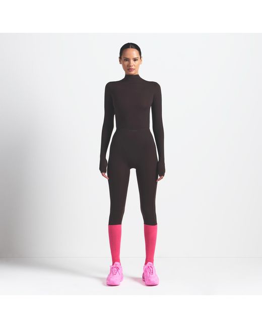 Nike Black Skims Weightless Layers High-Waisted V-Panel Leggings