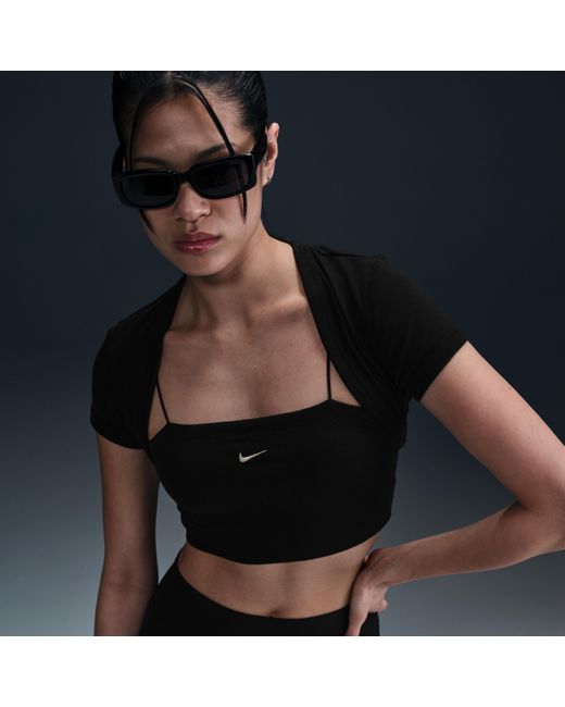 Top Corto E Aderente 2 di Nike in Black