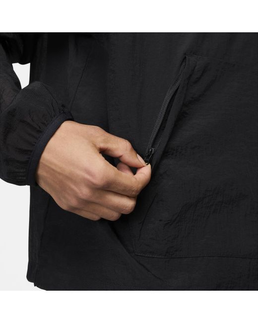 Maglia in tessuto sportswear tech pack di Nike in Black da Uomo