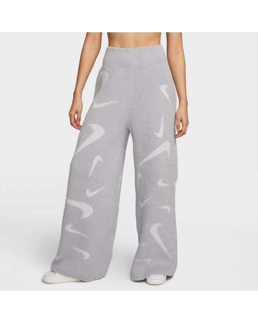 Nike Sportswear Phoenix Cozy Bouclé Knit Broek Met Hoge Taille En Wijde Pijpen in het Gray