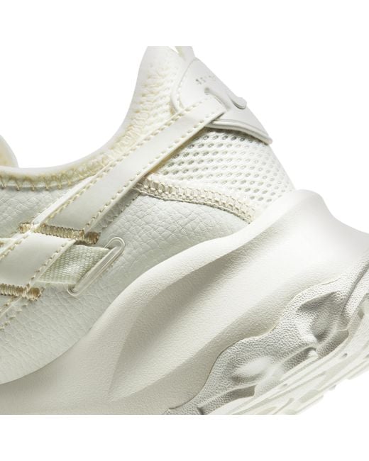 Nike White Tc 7900