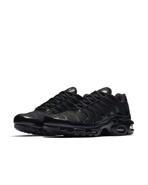 black air maxes plus