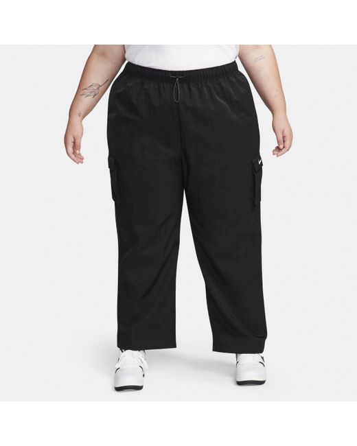 Pantaloni cargo a vita alta in tessuto sportswear essential di Nike in Black