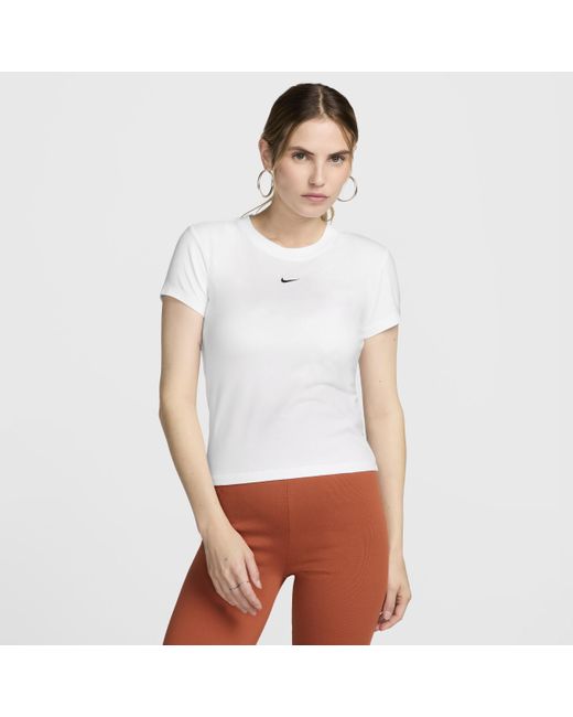Nike Sportswear Chill Knit T-shirt in het White