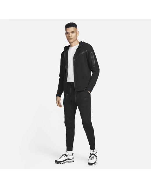 Nike Black Sportswear Tech Fleece Lightweight Slim-fit Jogger Sweatpants for men