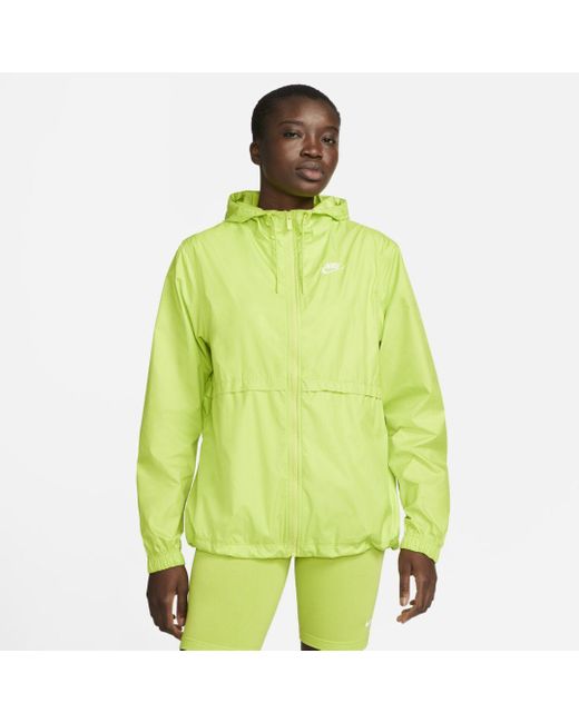 Nike Synthetic Sportswear Essential Repel Woven Jacket in Green | Lyst