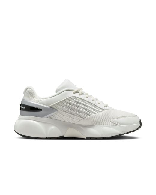 Nike White Trunner Flow Shoes