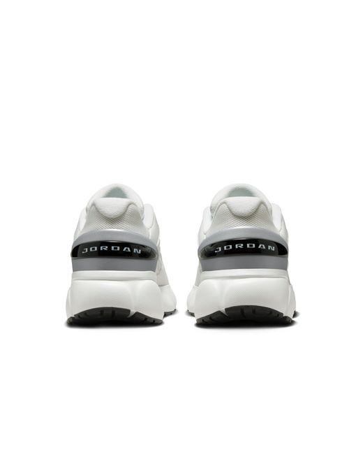 Nike White Trunner Flow Shoes