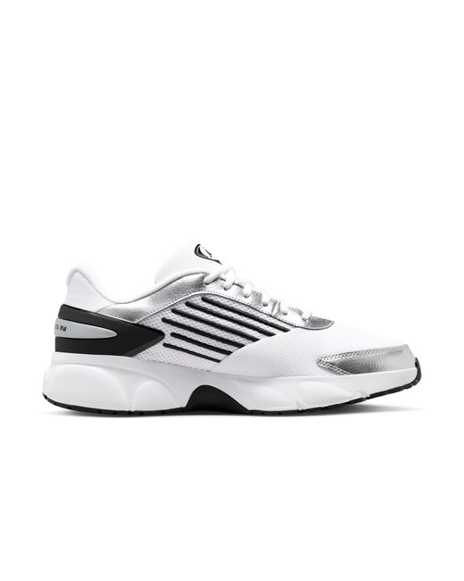Nike White Trunner Flow Shoes for men
