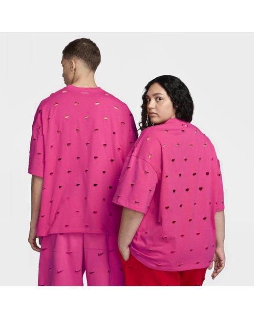 T-shirt con swoosh x jacquemus di Nike in Pink