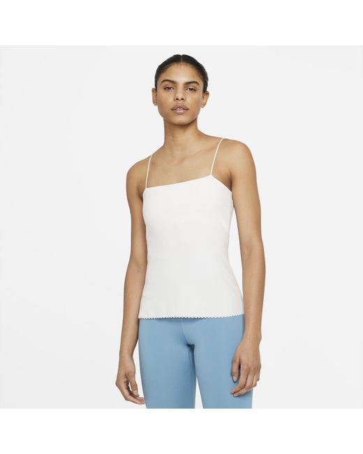 Nike Yoga Luxe Eyelet Tanktop Met Geïntegreerde Bh in het Wit | Lyst NL