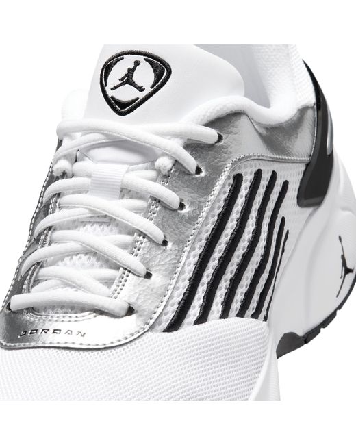 Nike White Trunner Flow Shoes for men