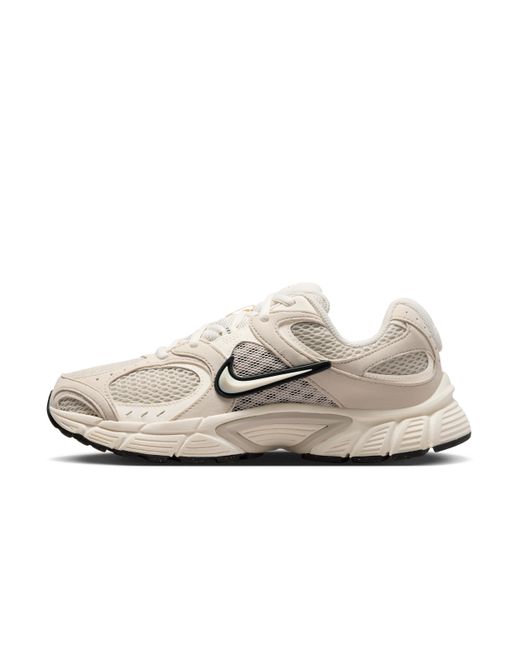 Nike White V5 Rnr Shoes