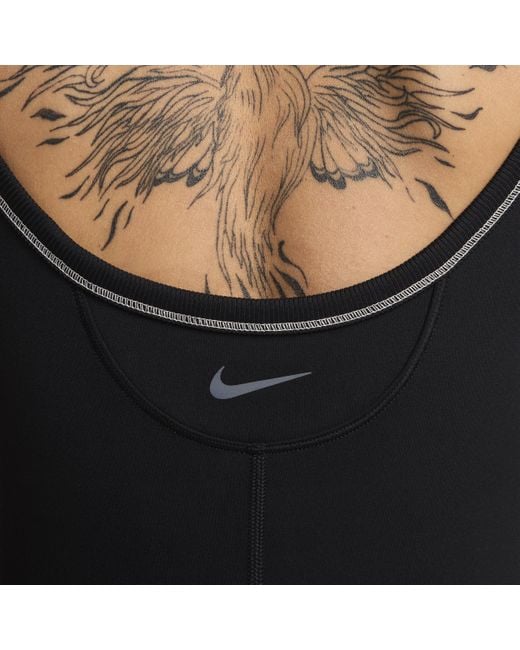 Body corto dri-fit one di Nike in Black