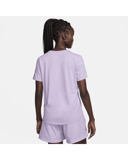 Nike Purple Sportswear Club Essentials T-shirt