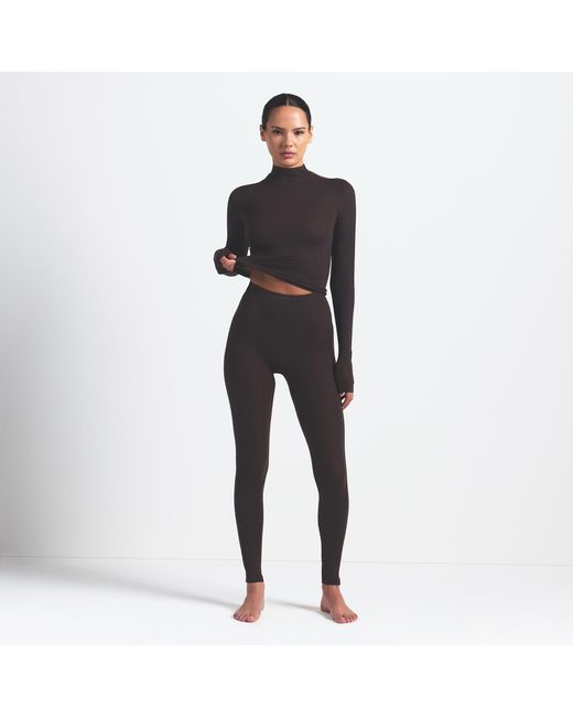 Nike Black Skims Weightless Layers High-Waisted V-Panel Leggings