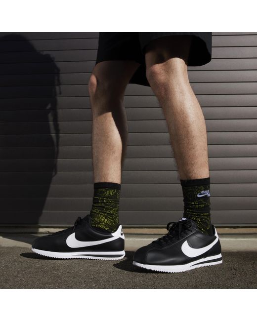 nike cortez men on feet