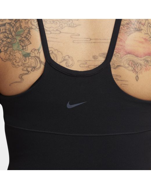 Body svasato a tutta lunghezza dri-fit zenvy di Nike in Blue