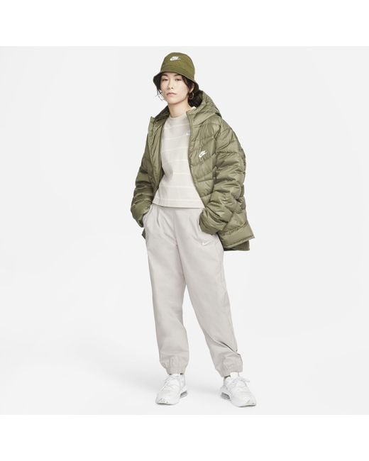 Nike Synthetic Sportswear Thermafit Repel Windrunner Jacket in Green