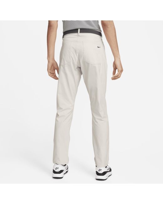 Pantaloni da golf slim fit a cinque tasche tour di Nike in Natural da Uomo