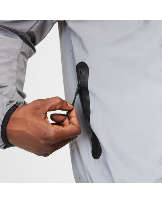 Nike Tech Woven Reflective Jacket in Gray for Men | Lyst