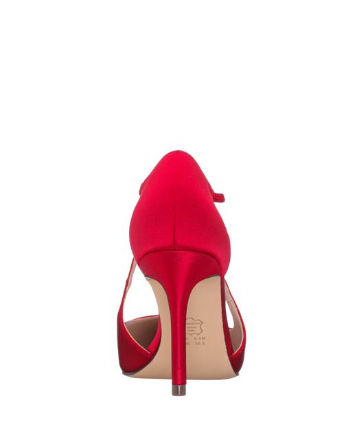 Nina Neoma-red