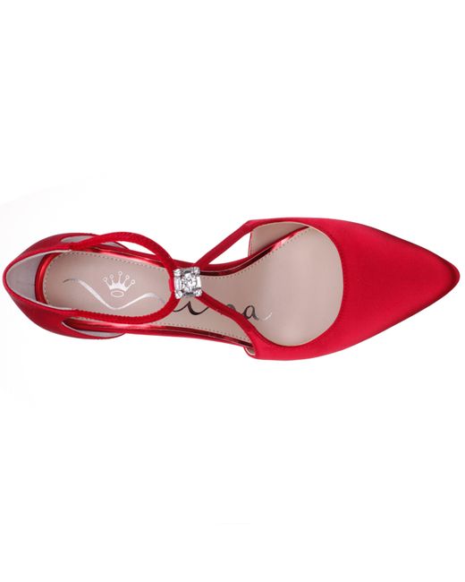 Nina Neoma-red