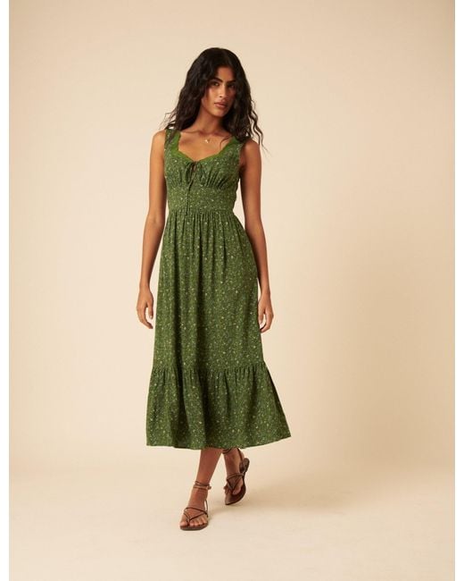 Nobody's Child Ditsy Floral Tiered Heather Midi Dress in Green | Lyst UK