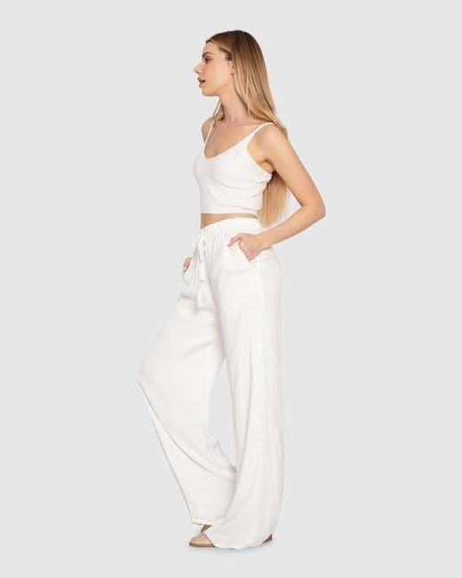 Belle & Bloom White Everywhere All