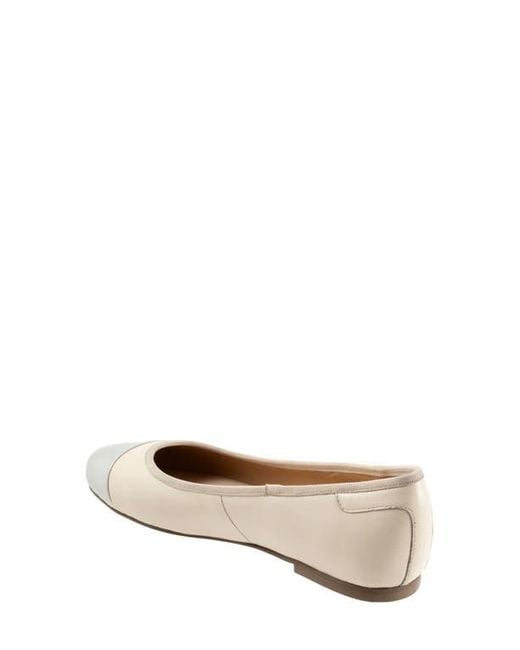 Trotters Natural Clara Cap Toe Flat
