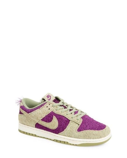 Nike Purple Dunk Low Se Basketball Sneaker for men