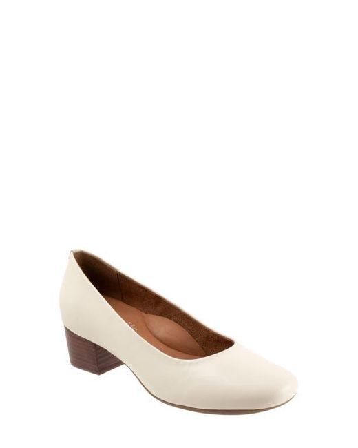 Softwalk® Brown Lynn Pump
