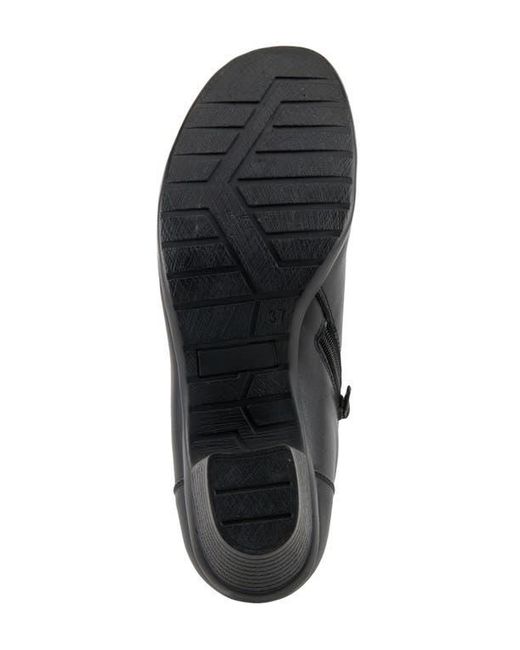 Spring Step Black Klay Pump