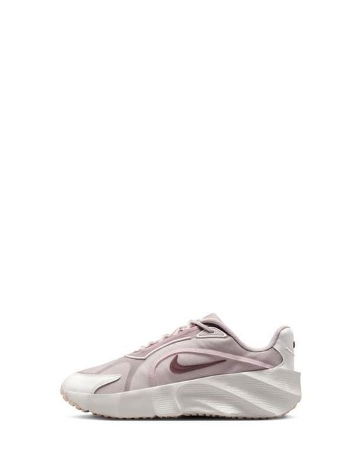 Nike Multicolor Aura Edge Sneaker