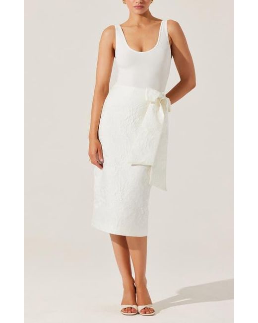 Astr White Jazmin Jacquard Pencil Skirt