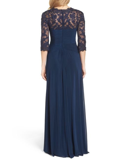 La Femme Lace Ruched Twist Column Gown in Navy (Blue) - Lyst