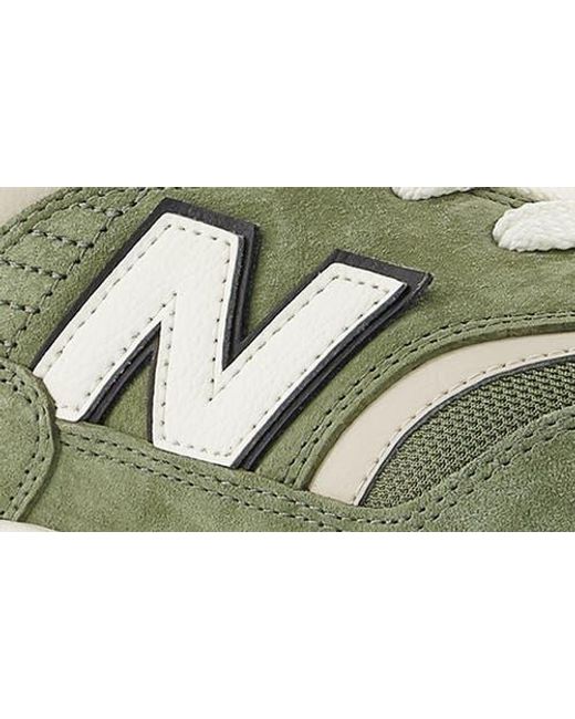New Balance Green Gender Inclusive 997R Sneaker