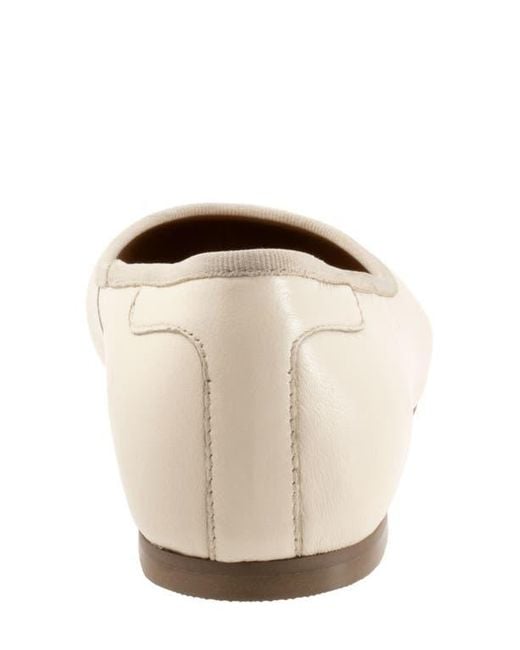 Trotters Natural Clara Cap Toe Flat