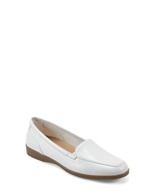 Easy Spirit Women's White Devitt Flat