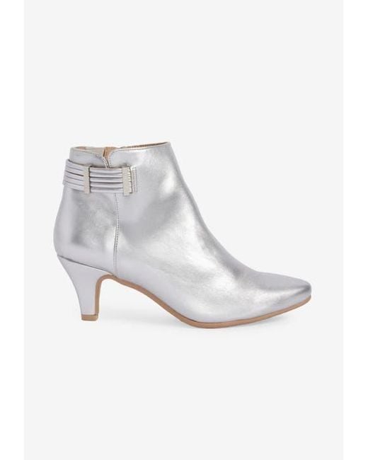 Comfortview White The Decima Bootie