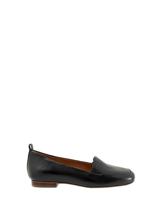 Softwalk® Black Kingston Loafer