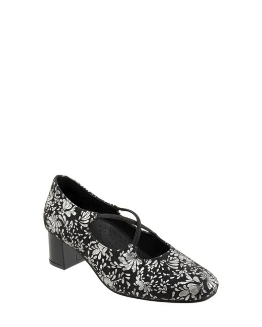 Trotters Black Demi Pump