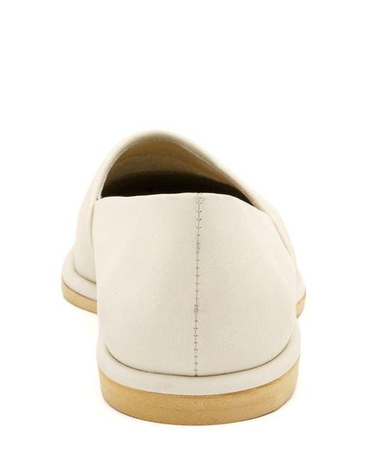 Amalfi by Rangoni White Geometrica Flat