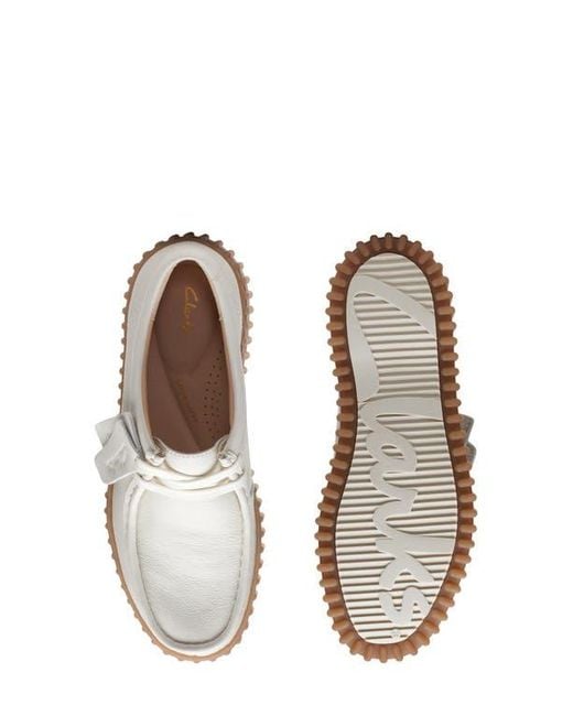 Clarks White Torhill Bee Chukka Sneaker