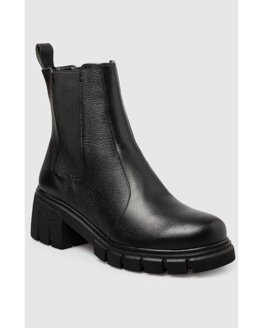 Manuela Black Eje Chelsea Bootie