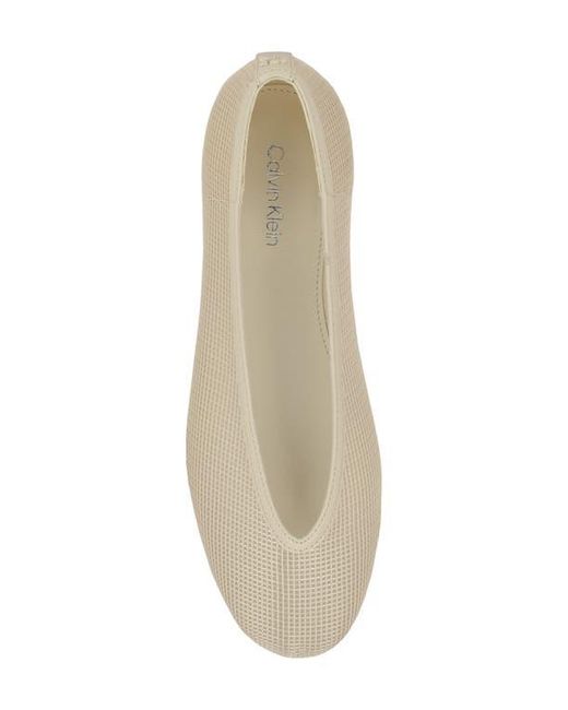 Calvin Klein Natural Zinya Flat