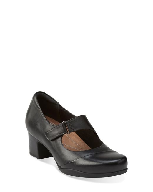 clarks brown mary jane shoes